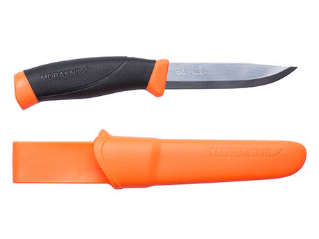 Les 4 caractéristiques d'un bon couteau de survie !